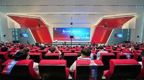 中国一汽“旗智· iM”高端论坛引领行业智造创新